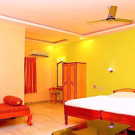 Sindhu Towers Hotel Vellore Eksteriør billede